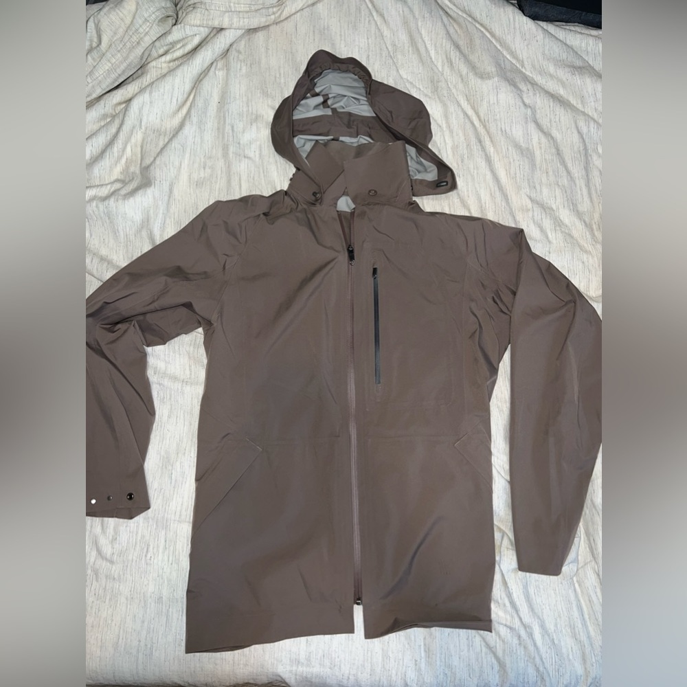 Men’s Lululemon Raincoat